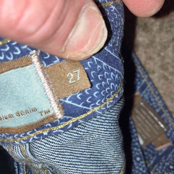 PAIGE Laurel Canyon size 27 Women’s dark wash with embroidered pockets - Picture 6 of 11